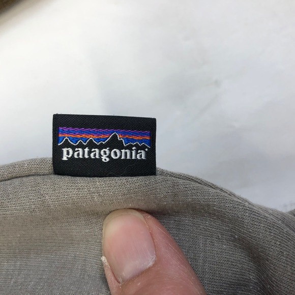 Patagonia Organic Cotton Long Sleeve Raglan Tee Shirt Logo Back Size S - Picture 9 of 12